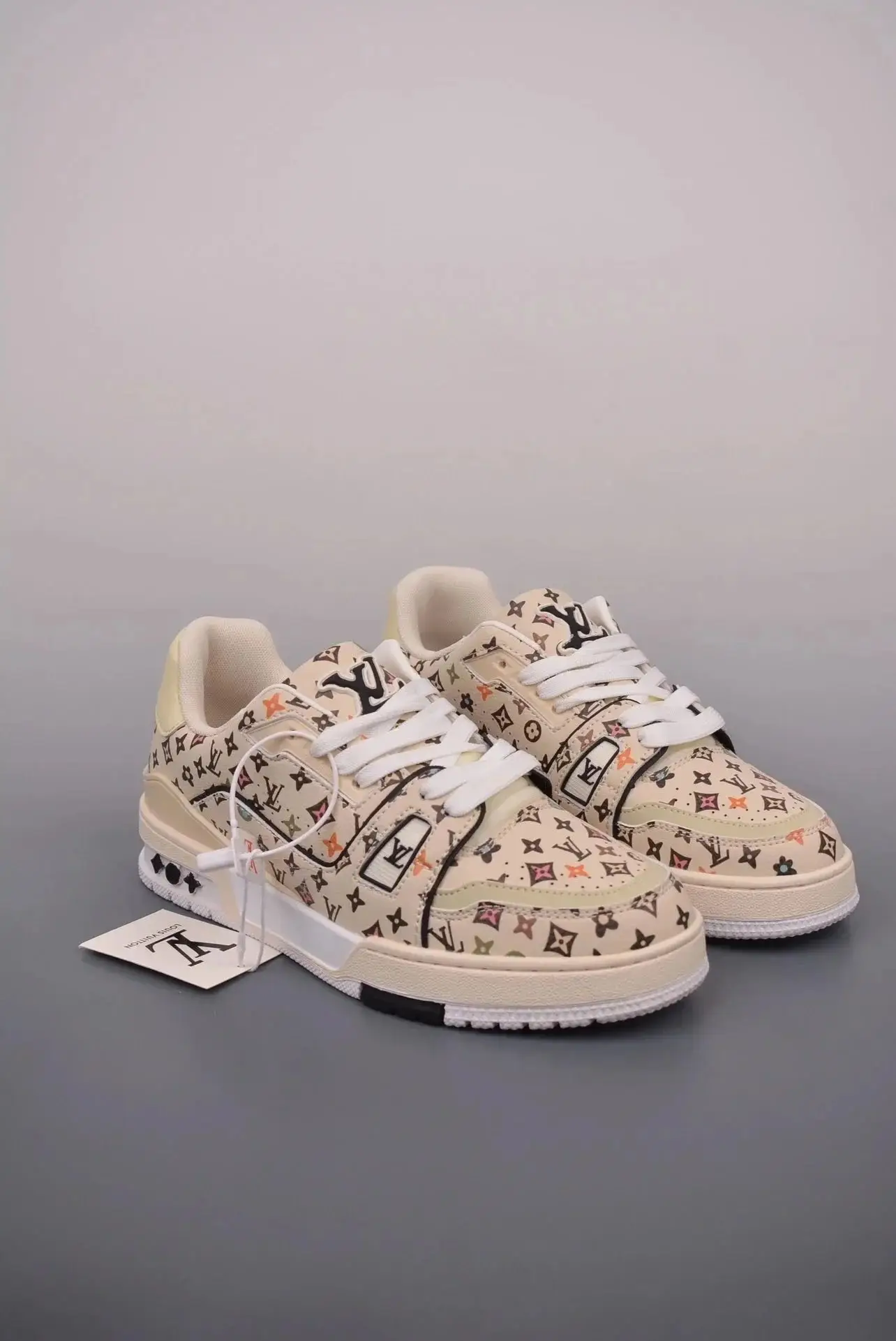 Louis Vuitton trainer（20+style 3